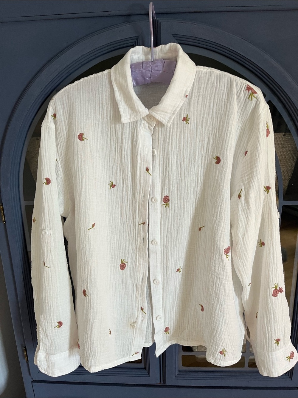 Women’s White Floral Button-Up Blouse
